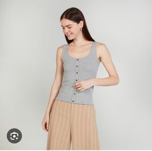 Moon & Madison buttoned up tank top